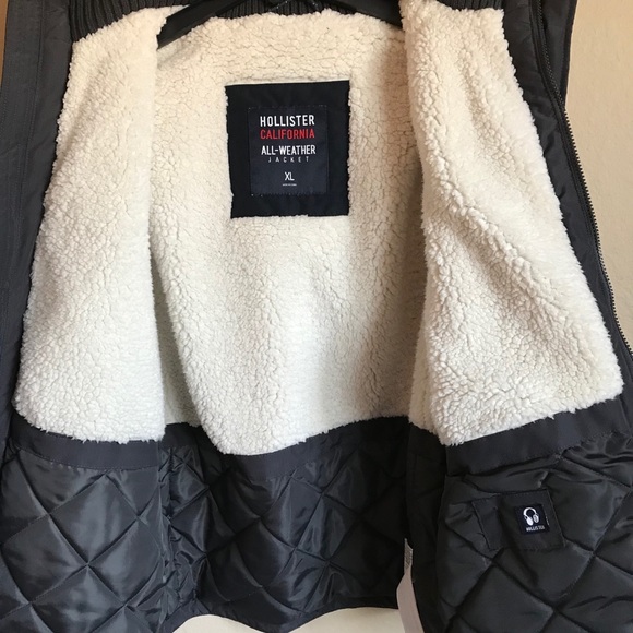 💫SOLD💫All weather Hollister Jacket - Picture 5 of 8